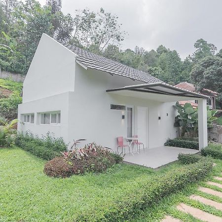 Reddoorz Resort Syariah Near D'Castello Ciater Subang Eksteriør billede