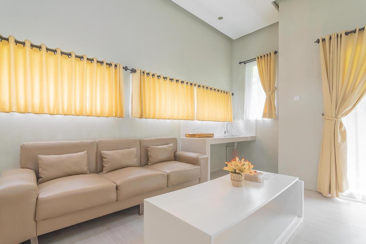 Reddoorz Resort Syariah Near D'Castello Ciater Subang Eksteriør billede