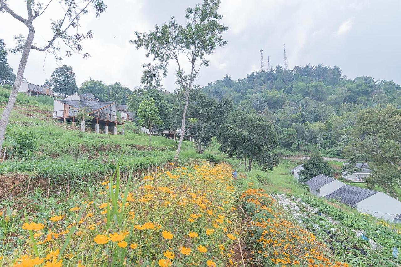 Reddoorz Resort Syariah Near D'Castello Ciater Subang Eksteriør billede